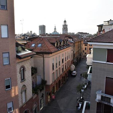 One Flat/Studio,Busto ArsizioCenter,With Terrace المظهر الخارجي الصورة