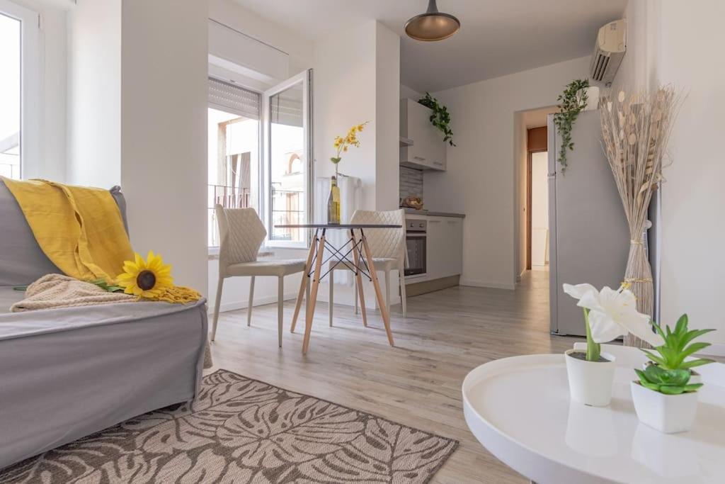One Flat/Studio,Busto ArsizioCenter,With Terrace المظهر الخارجي الصورة
