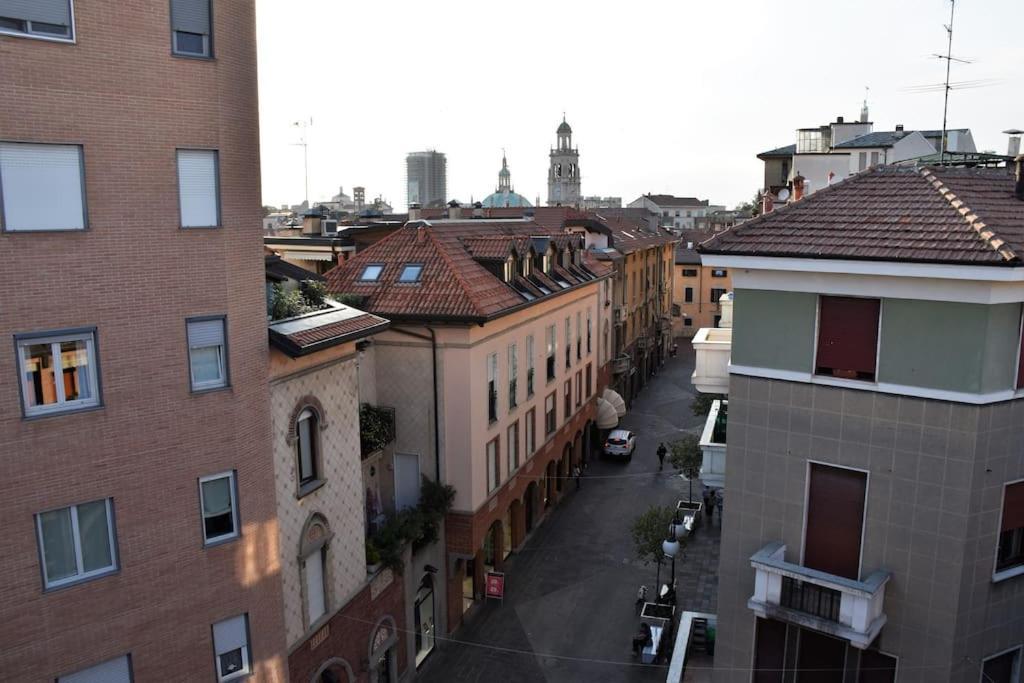 One Flat/Studio,Busto ArsizioCenter,With Terrace المظهر الخارجي الصورة